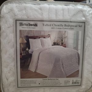 Brand New Better Trends Tufted Chenille Bedspread